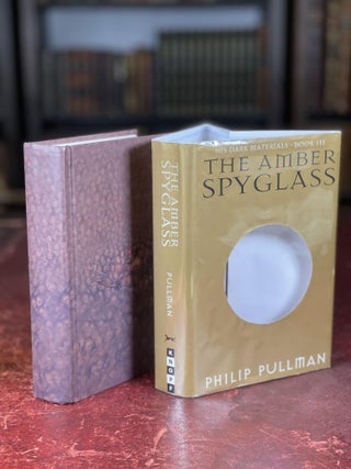 His Dark Materials: The Amber Spyglass (Book 3)